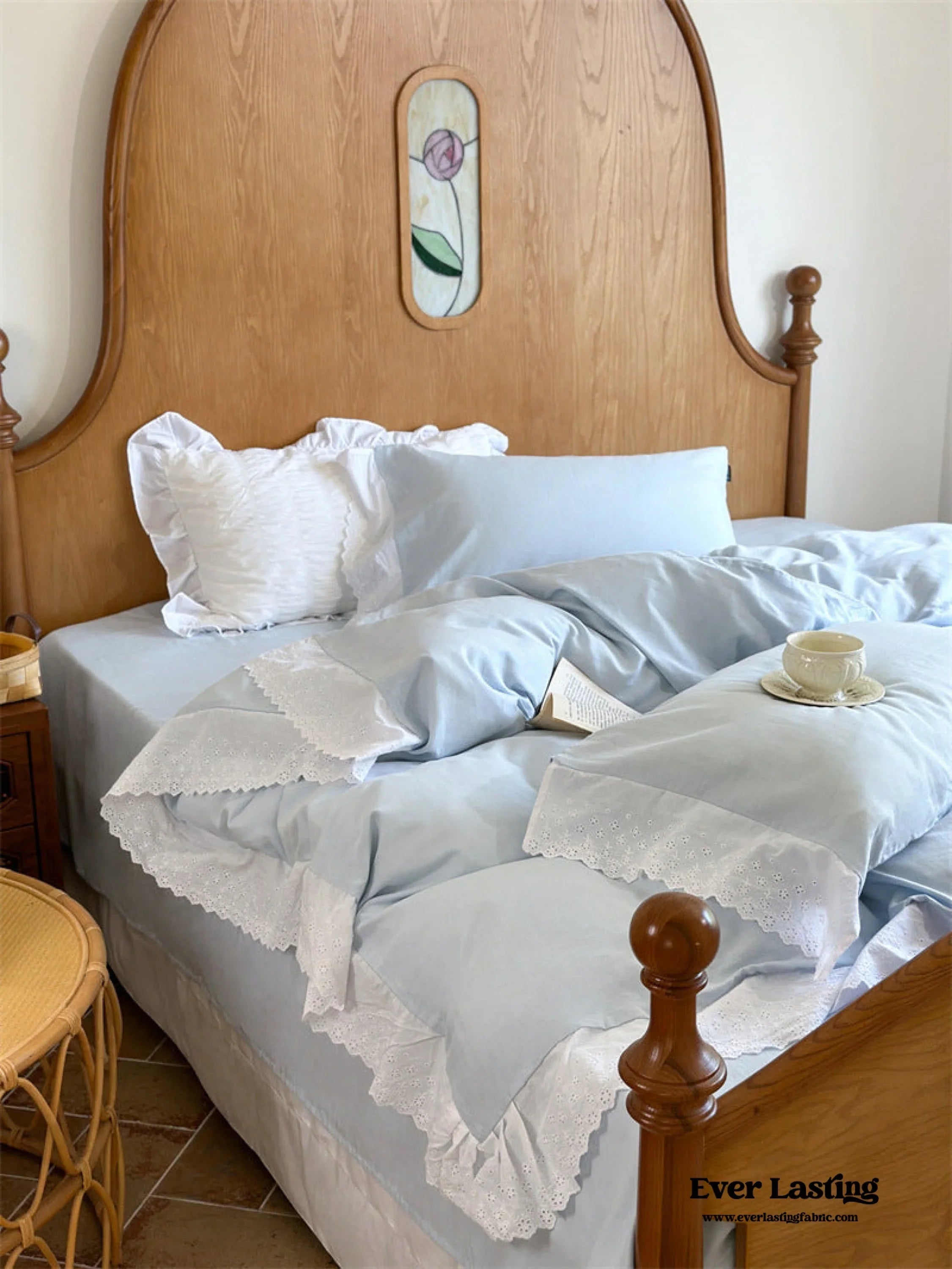 White Ruffle Lace Bedding Set / Purple Ever Lasting