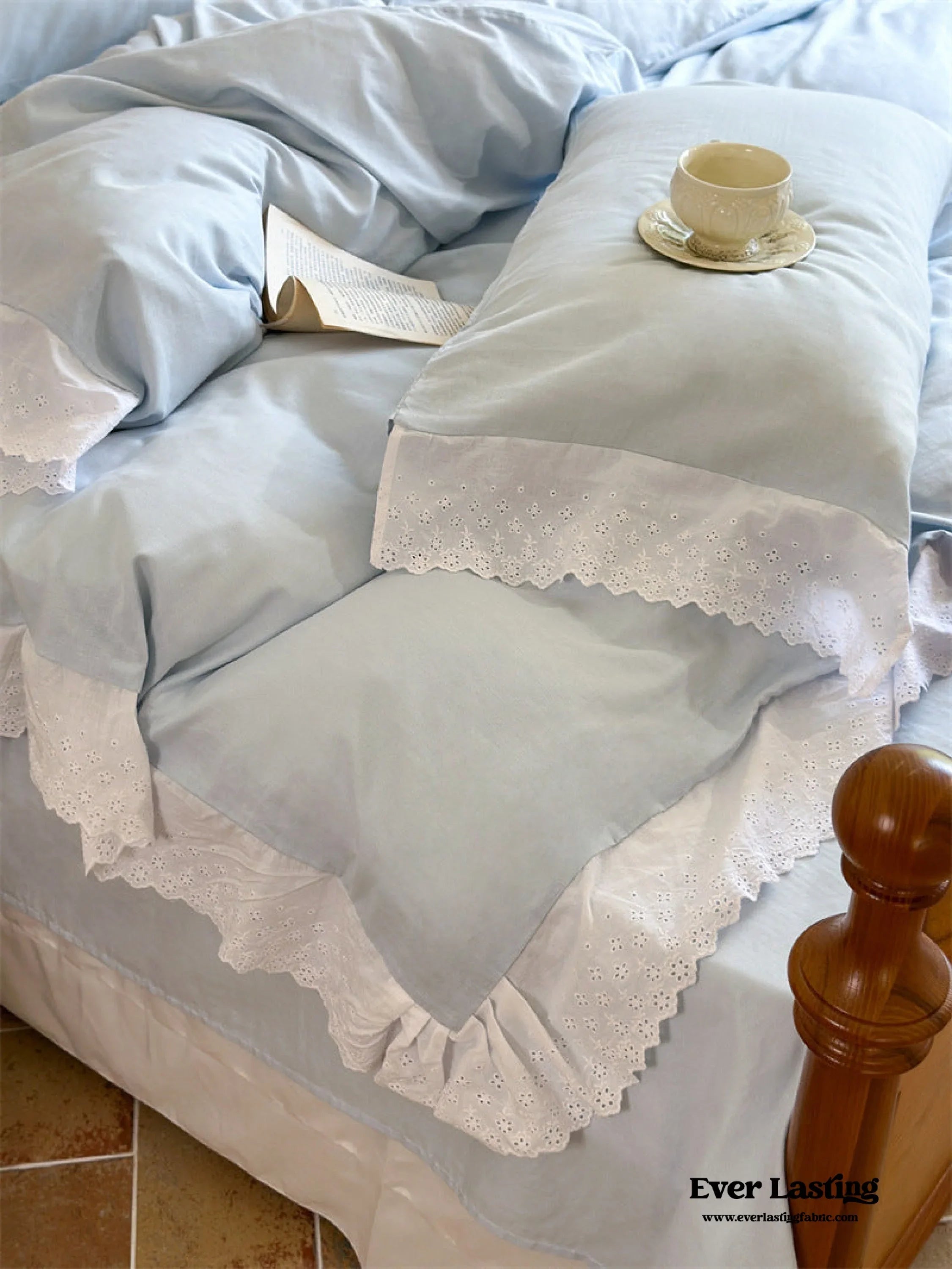 White Ruffle Lace Bedding Set / Purple Ever Lasting