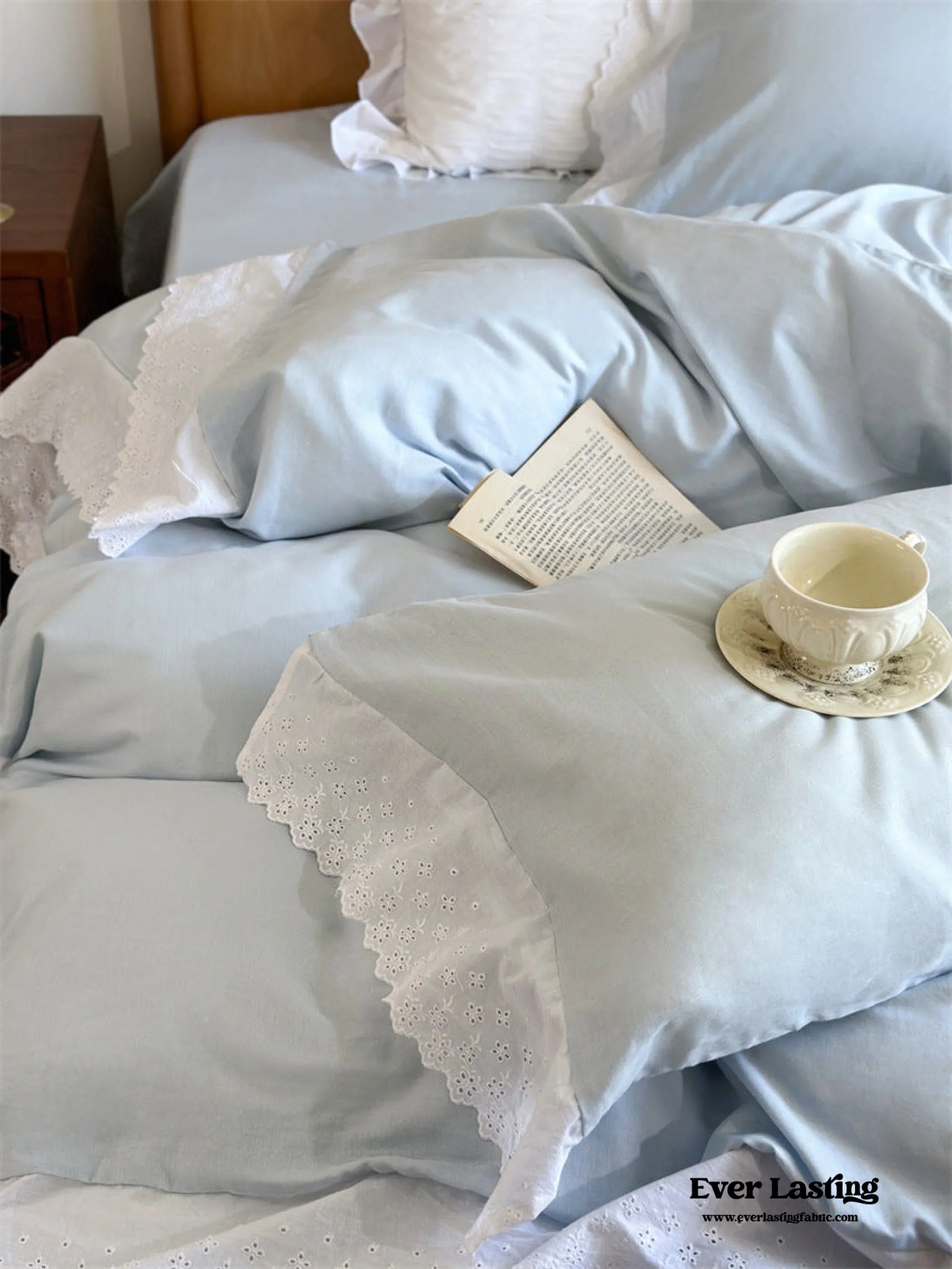 White Ruffle Lace Bedding Set / Purple Ever Lasting