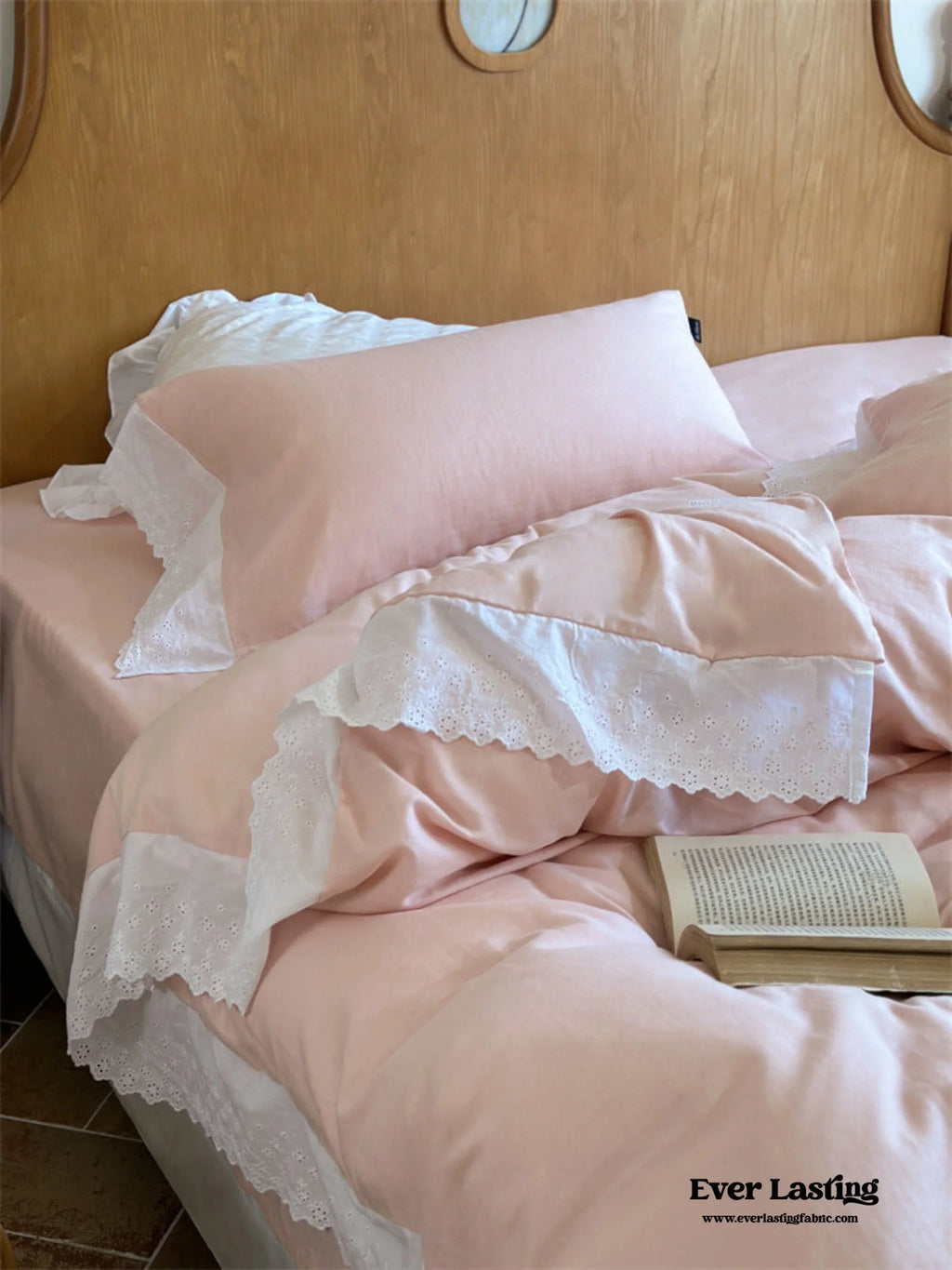 White Ruffle Lace Bedding Set / Purple Ever Lasting