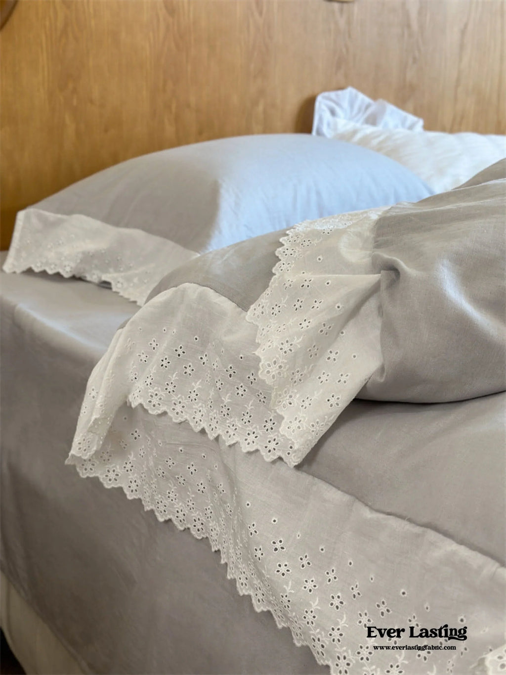 White Ruffle Lace Bedding Set / Purple Ever Lasting