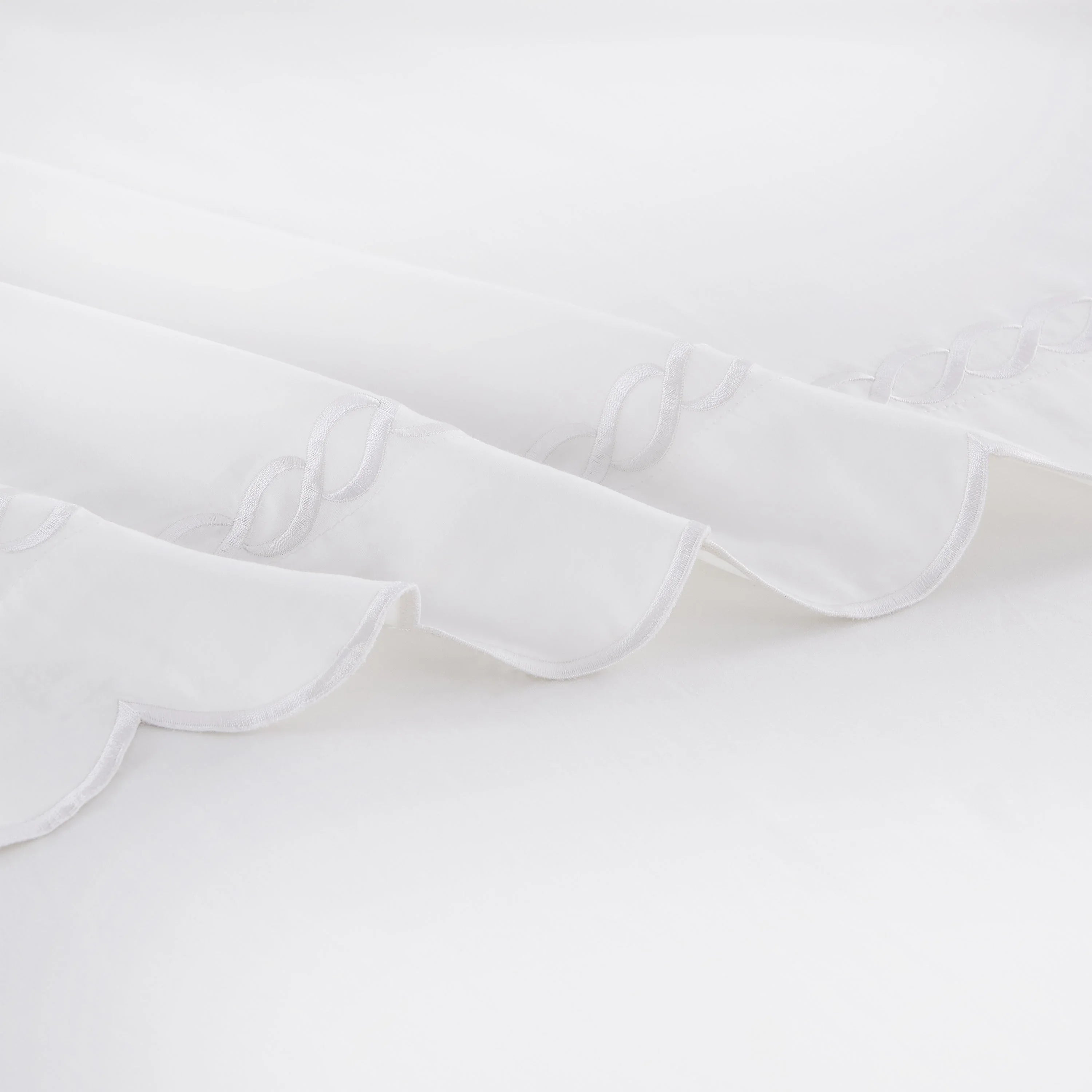 600 Thread Count Scallop Rope Embroidered Cotton Pillowcase Pair Mélange Home