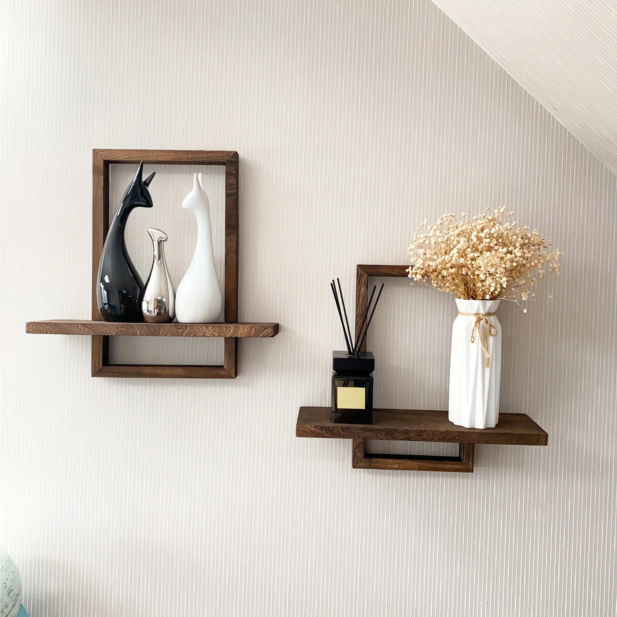 Floating Shelves - Rustic Wooden S, detail shot - House Of Avana
