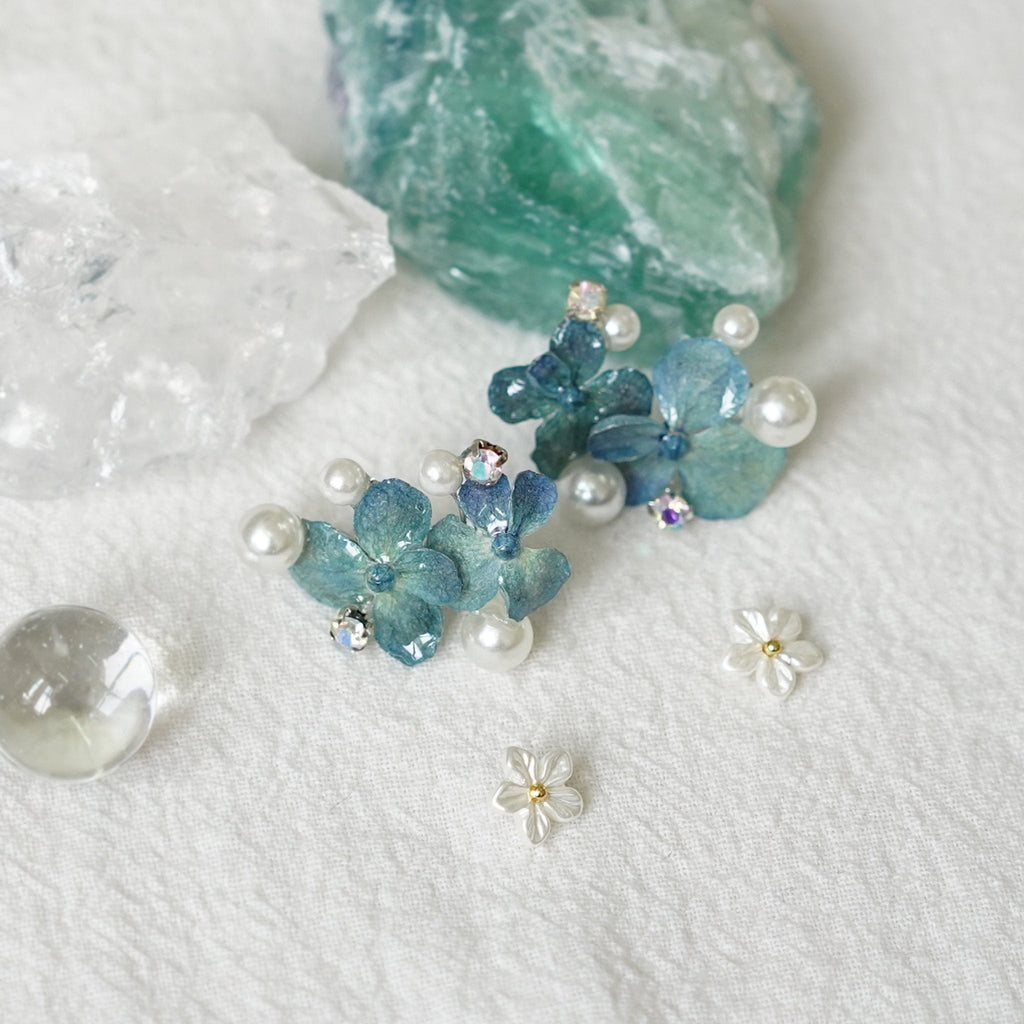 "Raindrop Waltz" Hydrangea Earrings