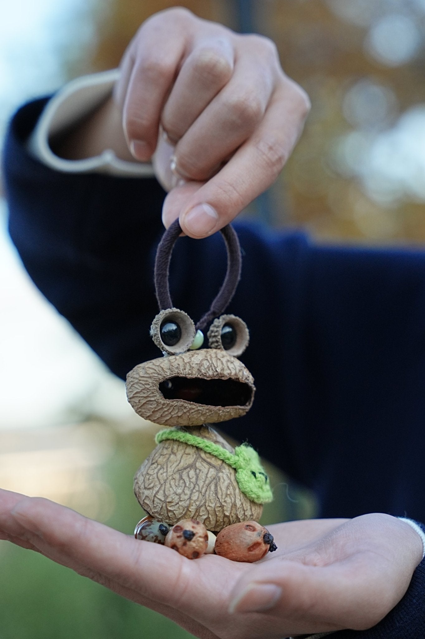 "The Wandering Frog" Seed Knit Charm