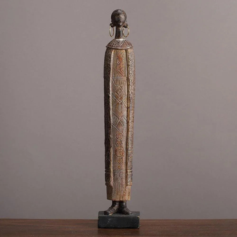 Rustic wooden figurine of a lady, tribal pattern, vintage finish - House of Avana