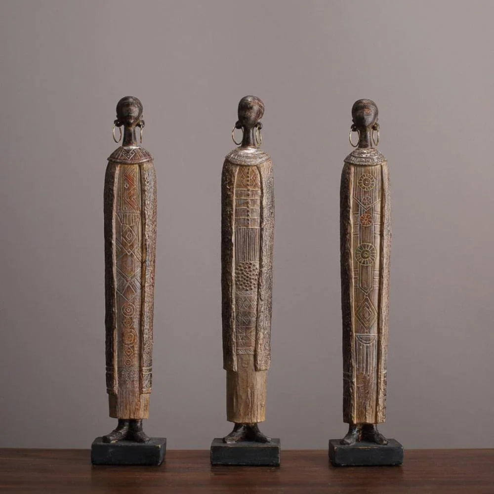 Rustic wooden figurine of a lady, tribal pattern, vintage finish - House of Avana