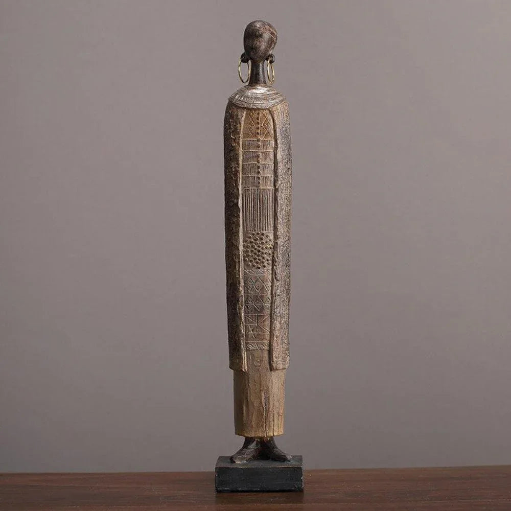 Rustic wooden figurine of a lady, tribal pattern, vintage finish - House of Avana