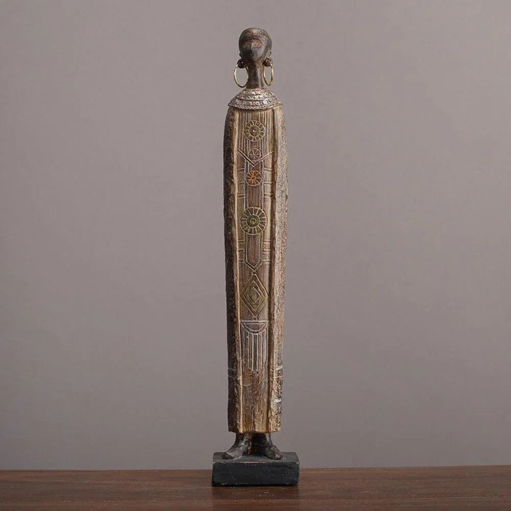 Rustic wooden figurine of a lady, tribal pattern, vintage finish - House of Avana