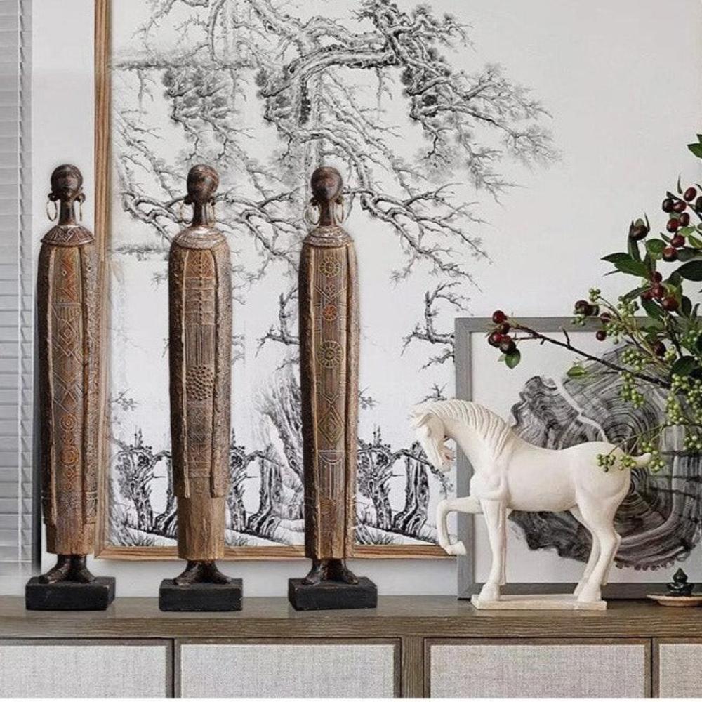 Rustic wooden figurine of a lady, tribal pattern, vintage finish - House of Avana